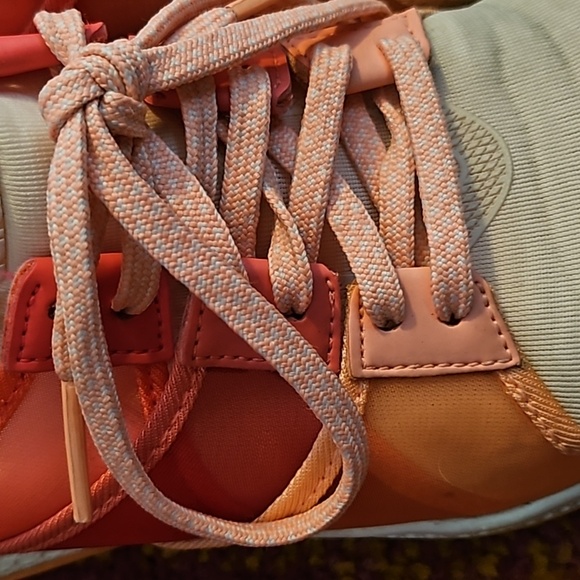 🔥Adidas Bounce shoes 🔥 - Picture 6 of 6